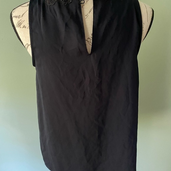 Women’s Banana Republic Navy Tank Top with Black Lace Floral Detail Size Small - Picture 3 of 8